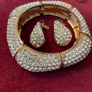 VGC Vintage Bracelet & Earrings Set Rhinestones Gold Tone. Glamorous ✨